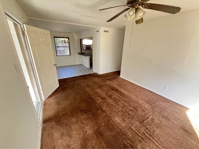 Building Photo - 1405 Wyman St NE