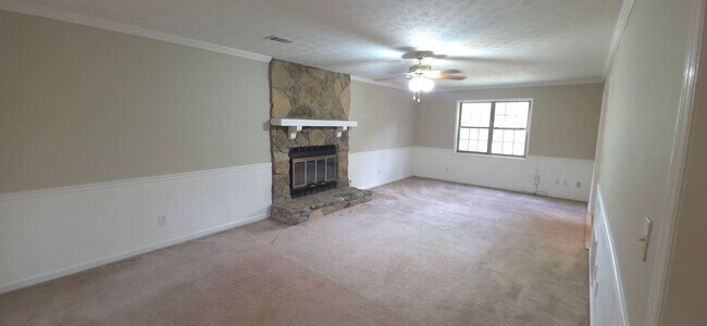 Building Photo - Beautiful Home in Tucker