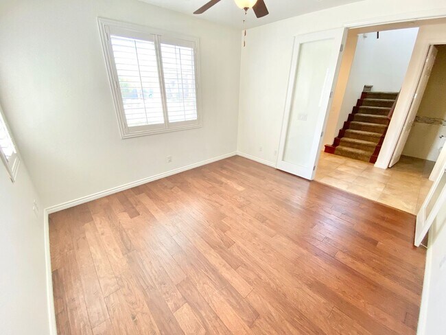 Building Photo - Inviting home with relaxing backyard spa in desirable Henderson location