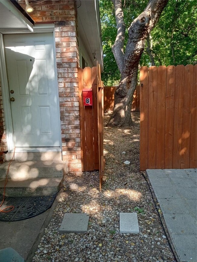 Primary Photo - 4500 Avenue D