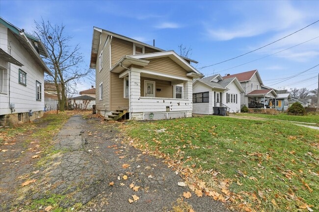 Building Photo - 559 Cortlandt Ave