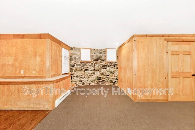 Building Photo - 306 N Potomac St