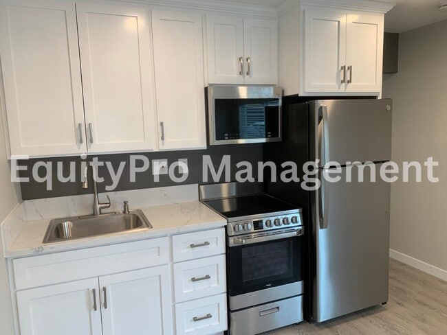 Building Photo - 7043 Pickering Ave
