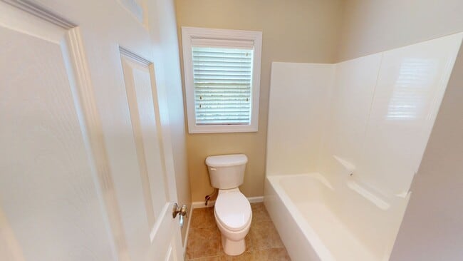 Building Photo - Beautiful 4 Bedroom with finished basement...