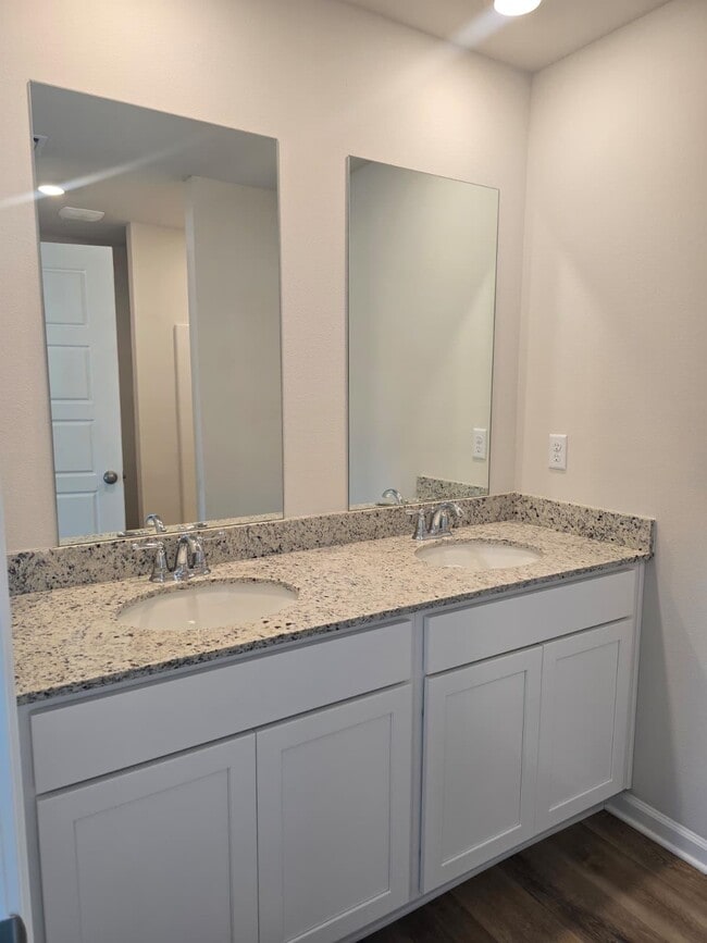 Building Photo - 190 Turpentine Dr