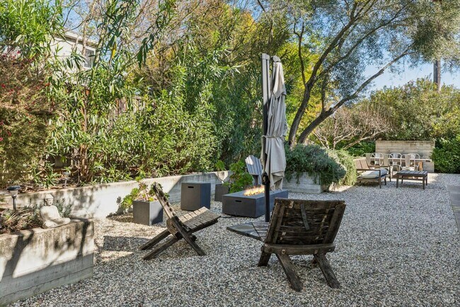 Building Photo - 1810 Quail Ct