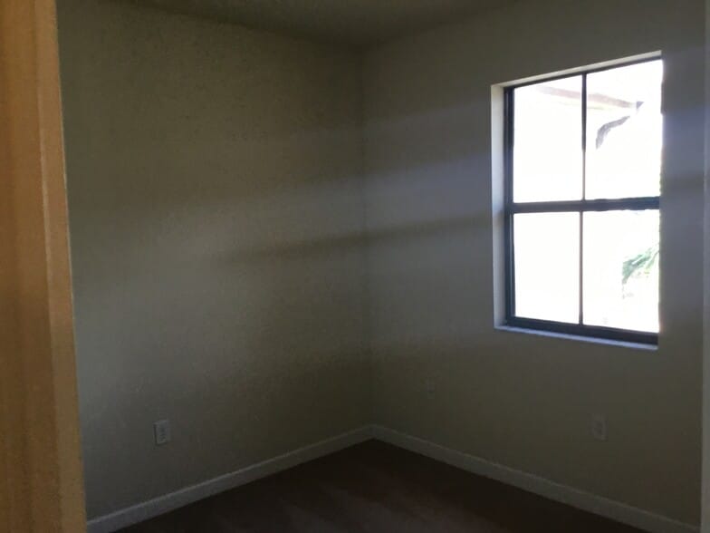 Building Photo - 3370 W 90th St