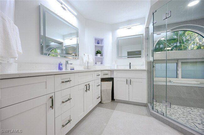 Building Photo - 592 Beachwalk Cir