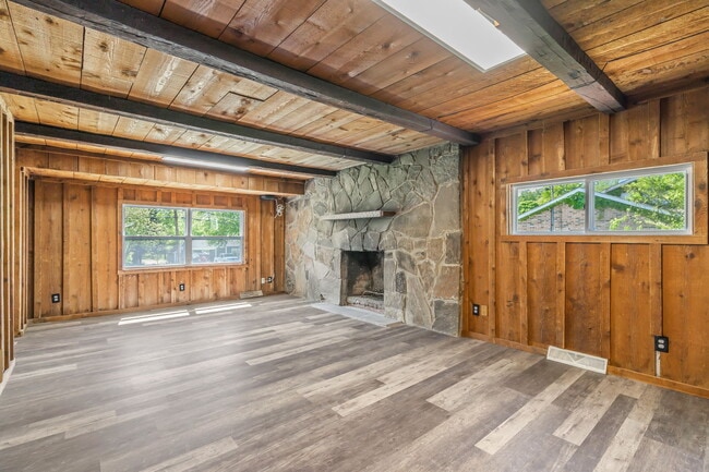 Building Photo - 5700 Ridgefield Rd