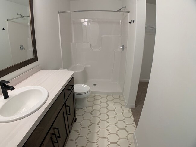 Building Photo - 3 Bed 2.5 Bath Single Family Home