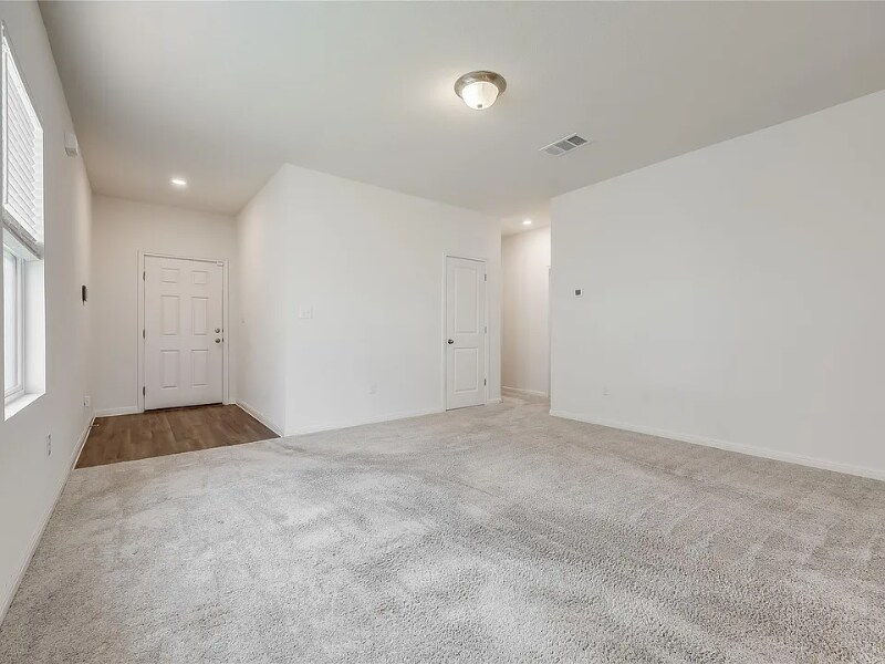 Building Photo - 131 Peony Ln.