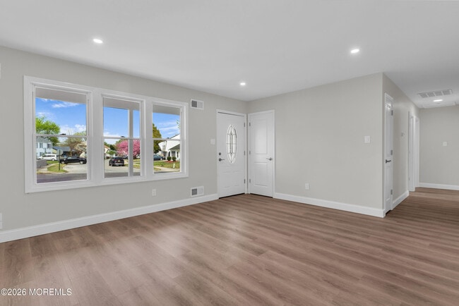 Building Photo - 117 Schooner Ave