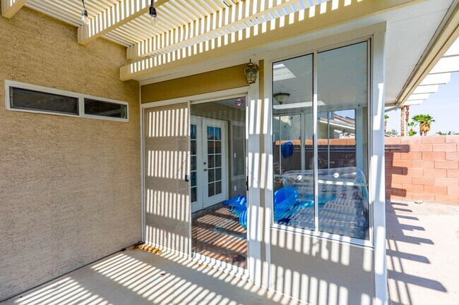 Building Photo - West Vegas Pool Home With First Floor Bed ...