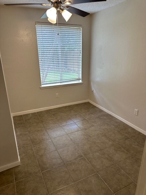 Building Photo - 23711 Farm Hill Dr