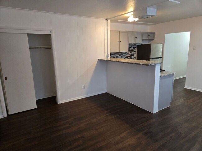 Building Photo - 6541 2nd St NE