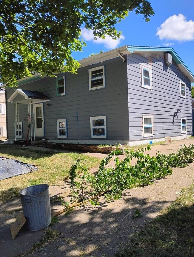Building Photo - 608 N Williams Ave