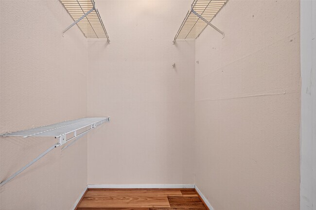 Building Photo - 8055 Cambridge St
