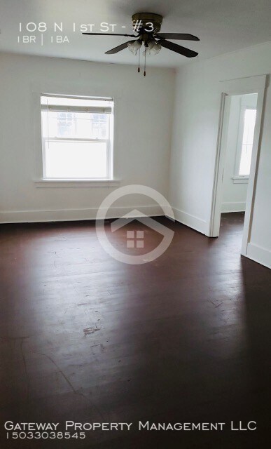 Building Photo - 108 N 1st St