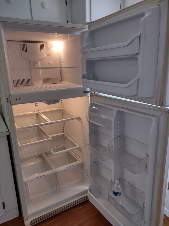 BIG REFRIGERATOR - 6520 Sun Country Dr