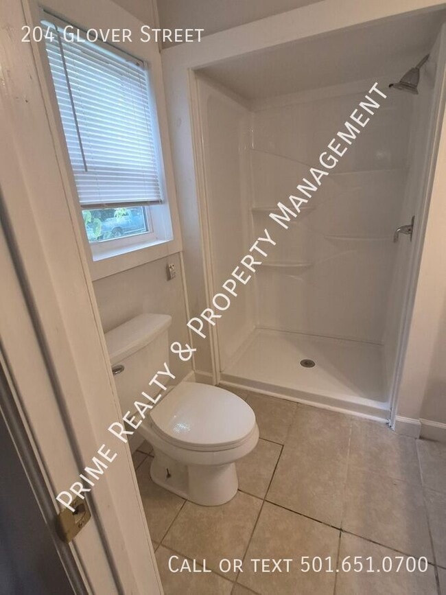 Building Photo - 204 Glover St