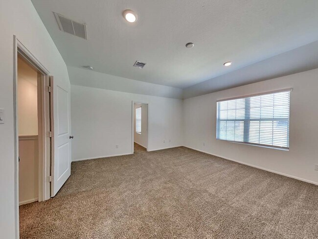 Building Photo - 24011 Mustang Run Dr