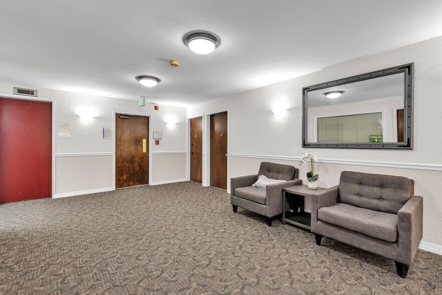 Building Photo - 2227 Canyon Blvd