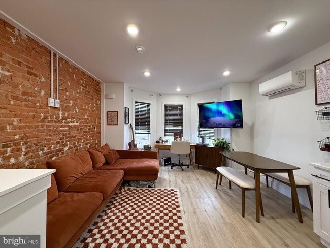 Building Photo - 6136 Chancellor St