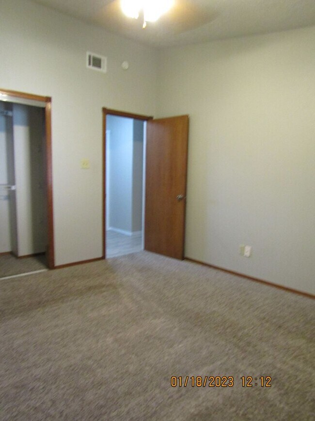 Building Photo - Great Home Located on the Eastside/Sungate...