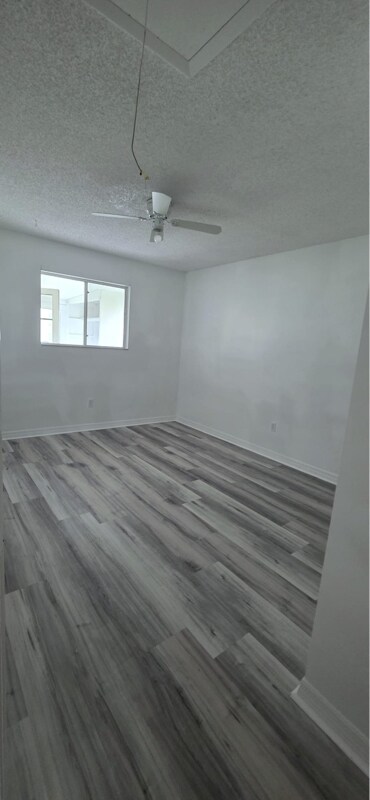 Building Photo - 758 W Rosewood Ln
