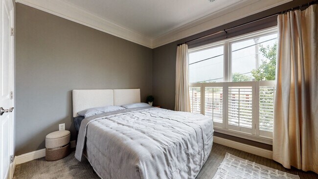 Building Photo - Amazing East Nashville 2 Bed/ 2 Bath Condo...
