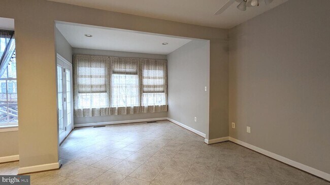 Building Photo - 3954 Royal Lytham Dr