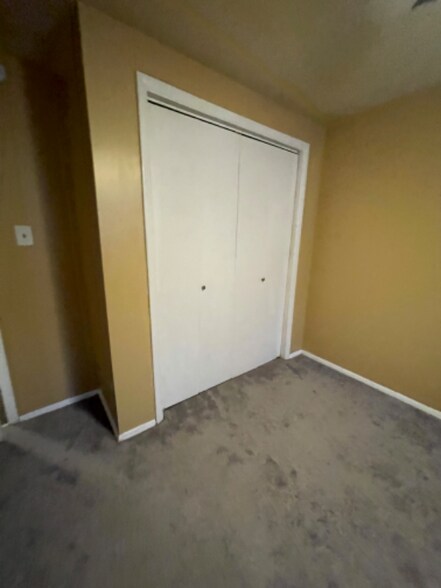 Building Photo - 422 Mitchell Ave