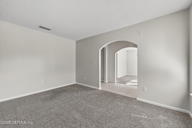 Building Photo - 9205 Redtail Dr