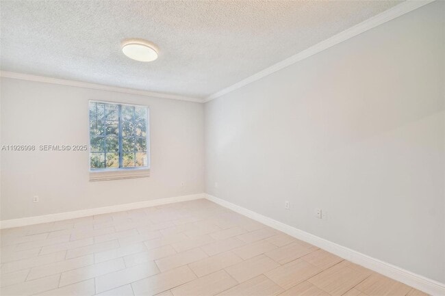 Building Photo - 2945 NE 185th St