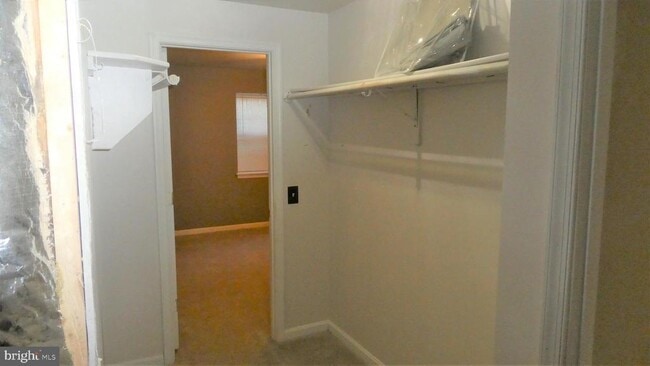 Building Photo - 8515 Preakness Pl