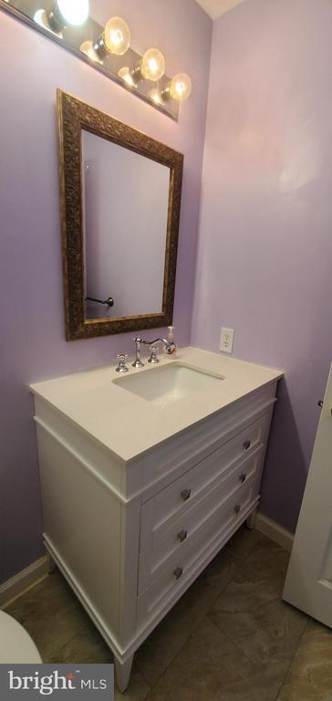 Building Photo - 8202 Catbird Cir