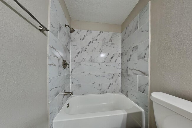 Building Photo - 7826 Spring Fern Ln