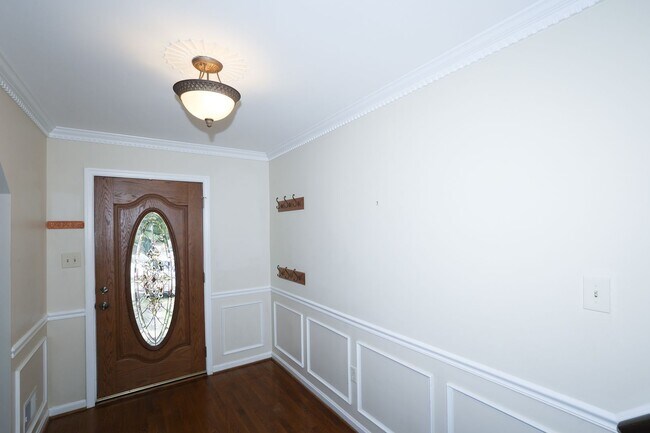 Building Photo - Great Townhouse in Fairwoods