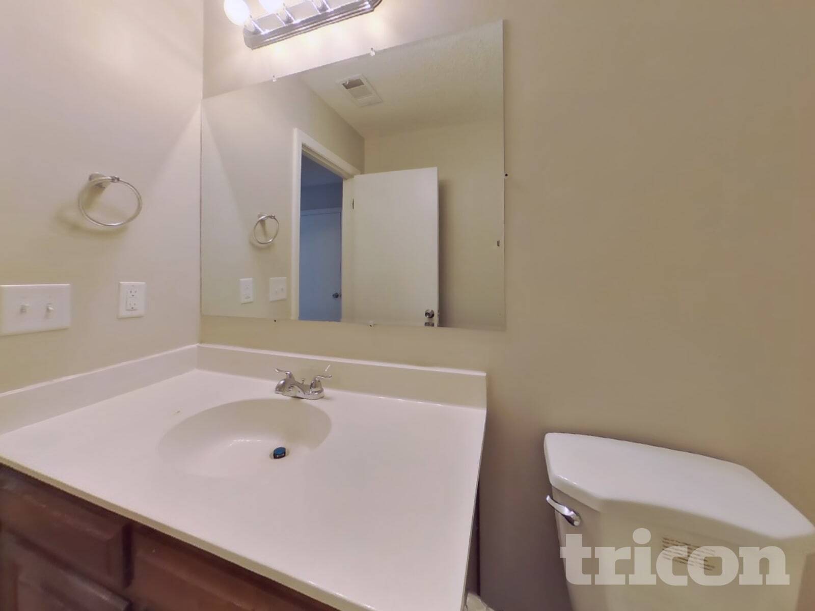 Building Photo - 6971 Springwood Dr