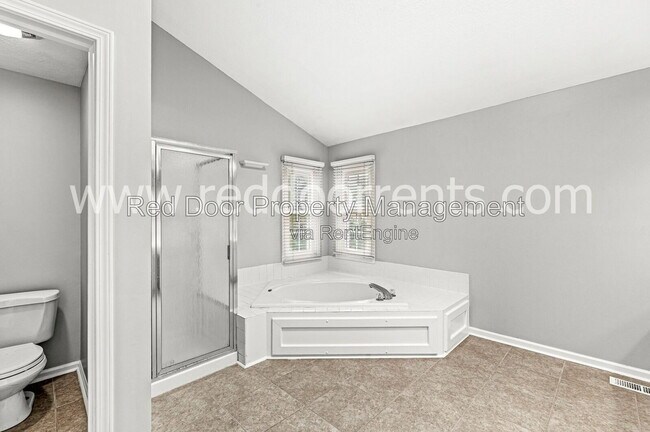Building Photo - 261 Wyndotte Dr