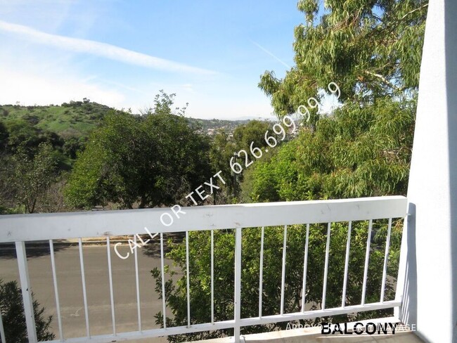 Building Photo - 617 Cabrillo Villas
