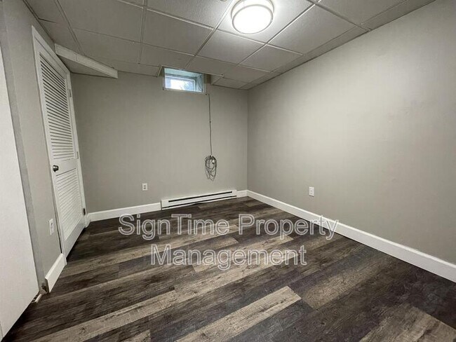 Building Photo - 69 Broadway