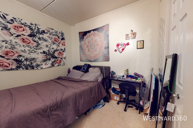 Building Photo - 873 N Larrabee-304