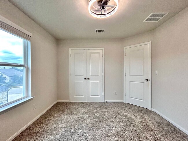 Building Photo - 208 Azalea Spgs Rd