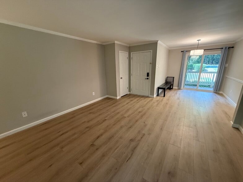 Building Photo - 1501 Lincoln Way