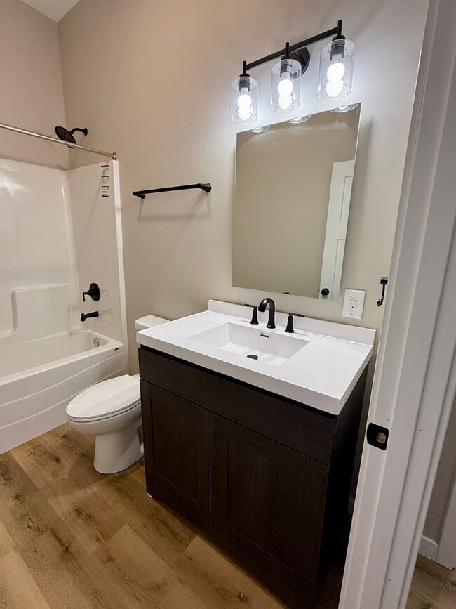 Building Photo - 1025 N 6th St