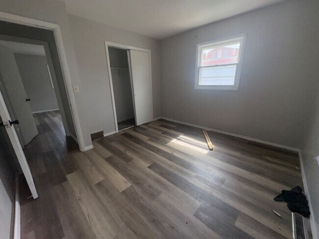 Building Photo - 608 N Williams Ave
