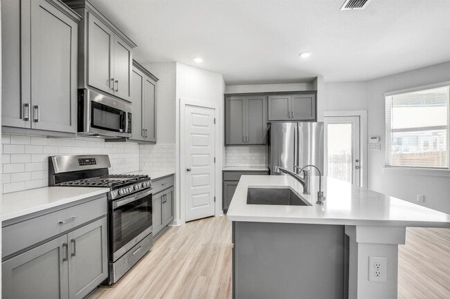 Building Photo - 223 Garner Dr