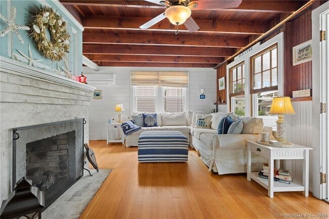 Building Photo - 36 White Sand Beach Rd
