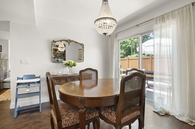 Building Photo - 27462 Country Glen Rd